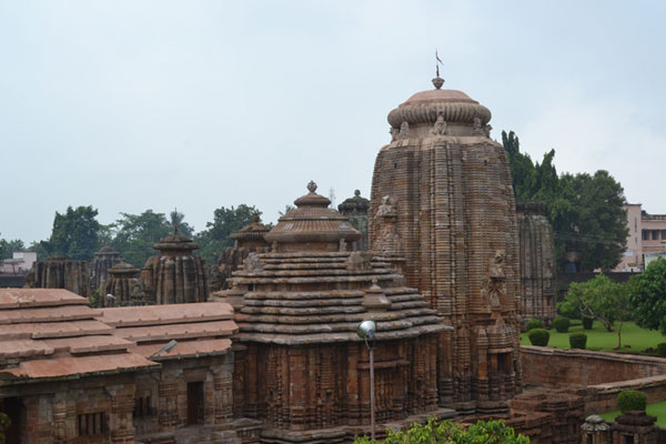 lingaraja-temple-tours-bhubaneswar