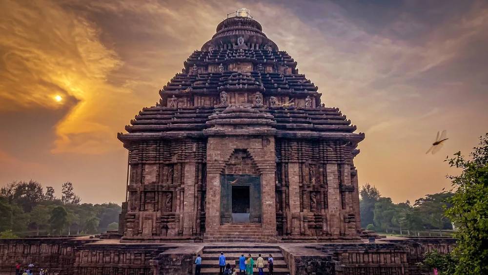 Best Odisha Tour Packages for an Unforgettable Temple, Beach & Wildlife Getaway